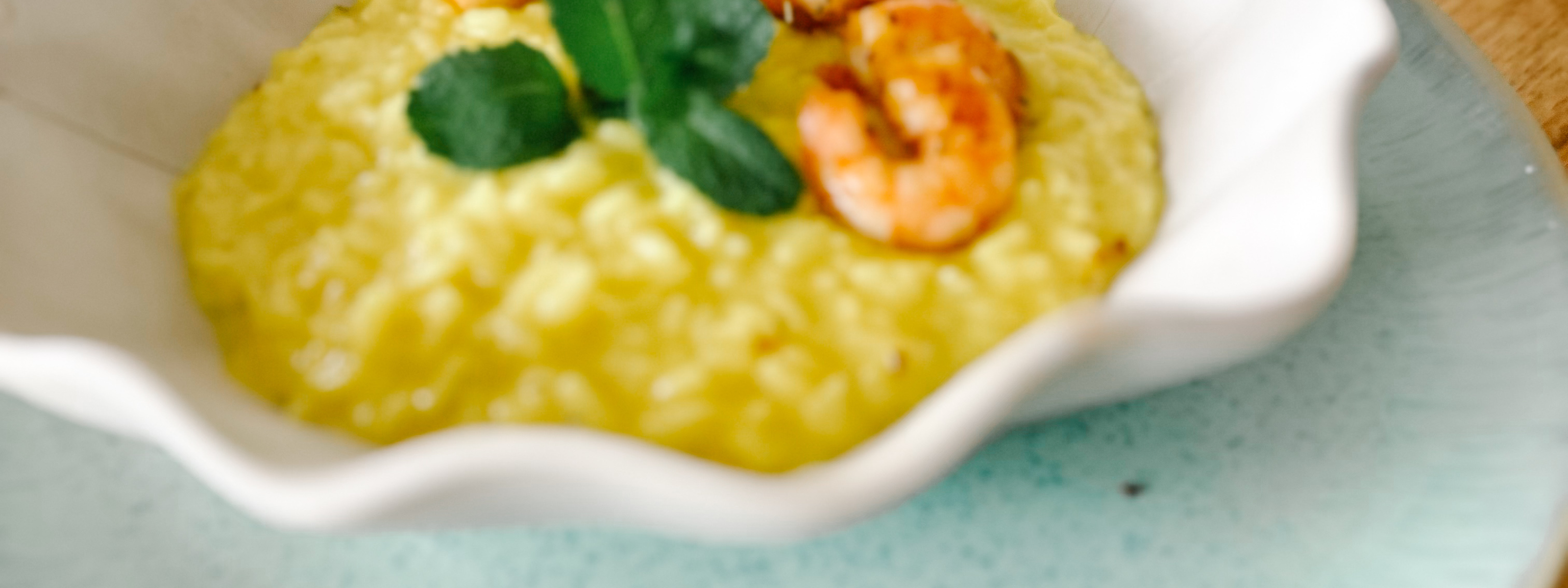 Ein Hauch von Luxus auf dem Teller: Safran Risotto mit Garnelen