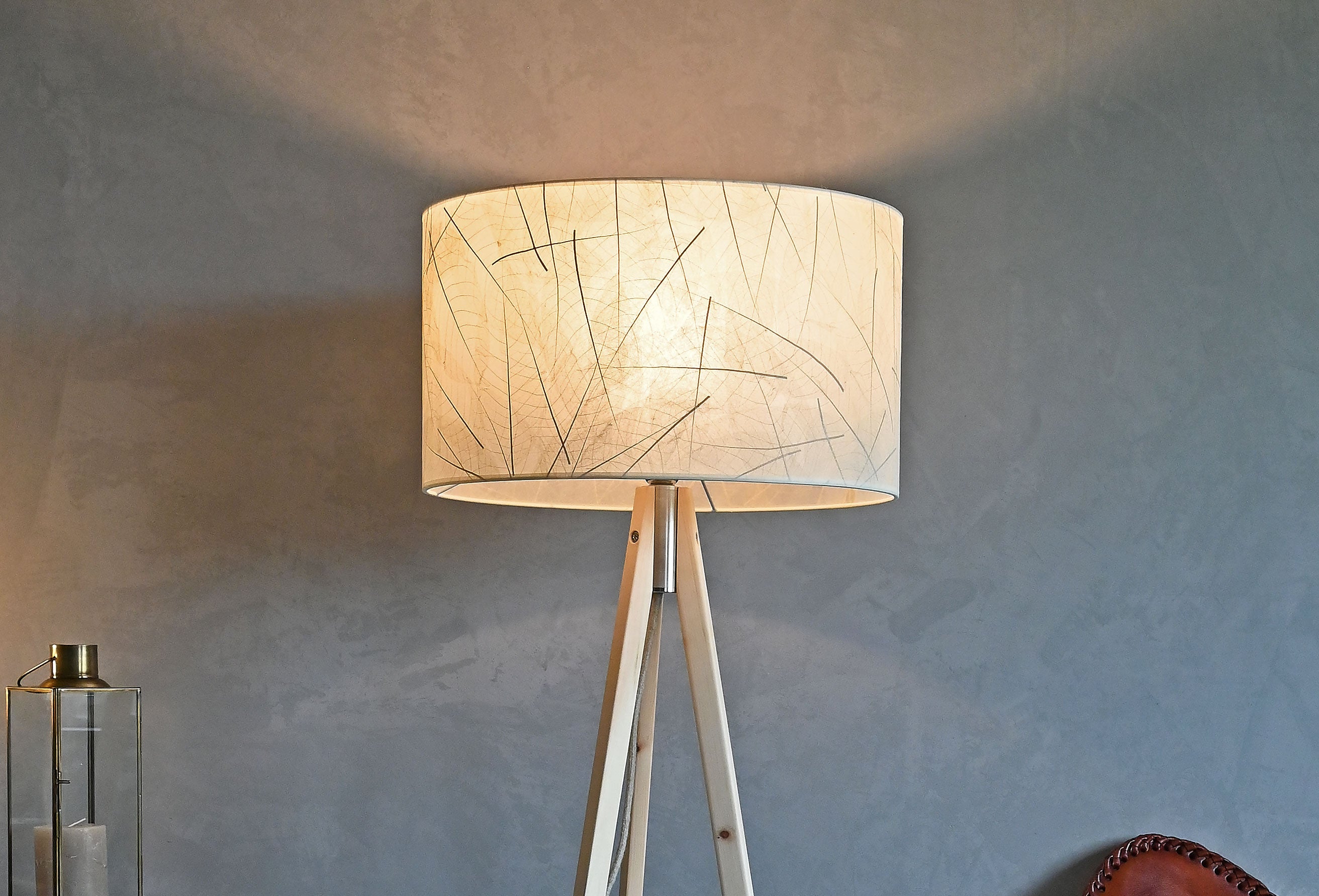 Stehlampe Ligno Blätter - Fuß Zirbe - Dreibeinstehleuchte - LeuchtNatur