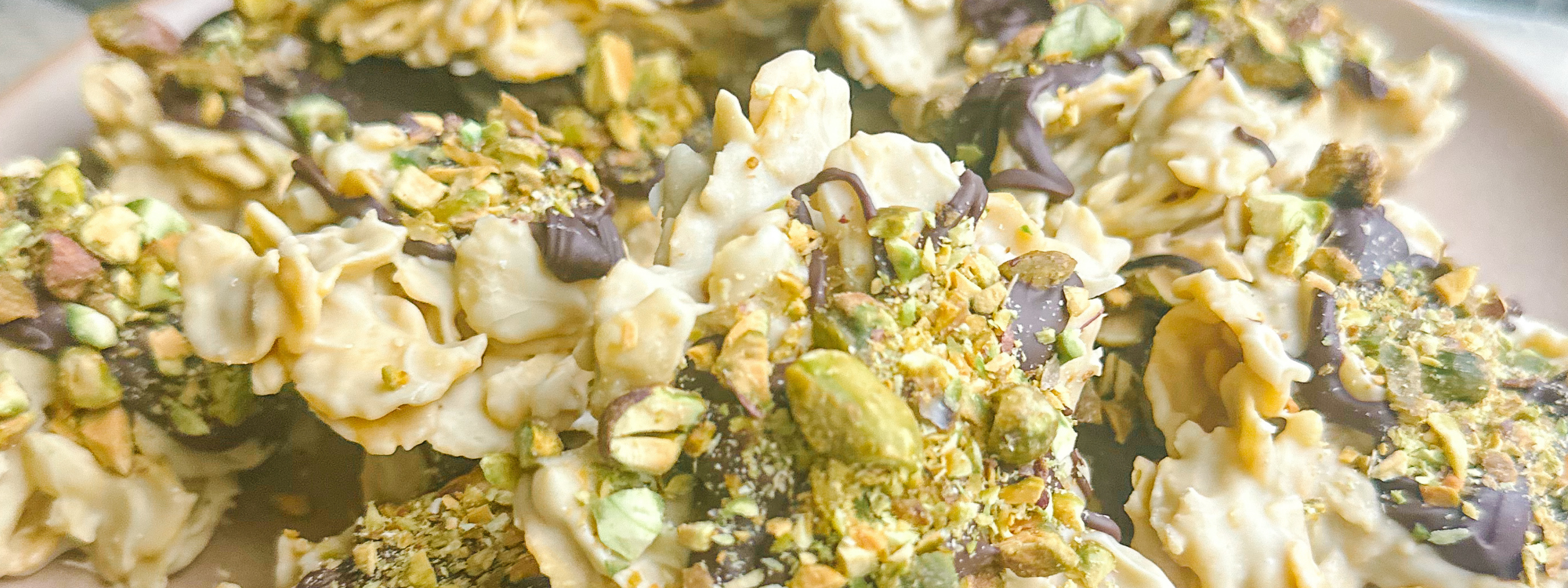 DIY Dubai Schoko-Crossies: Der süß-salzige Snack, den du lieben wirst! DIY Dubai Schoko-Crossies: Der süß-salzige Snack, den du lieben wirst!