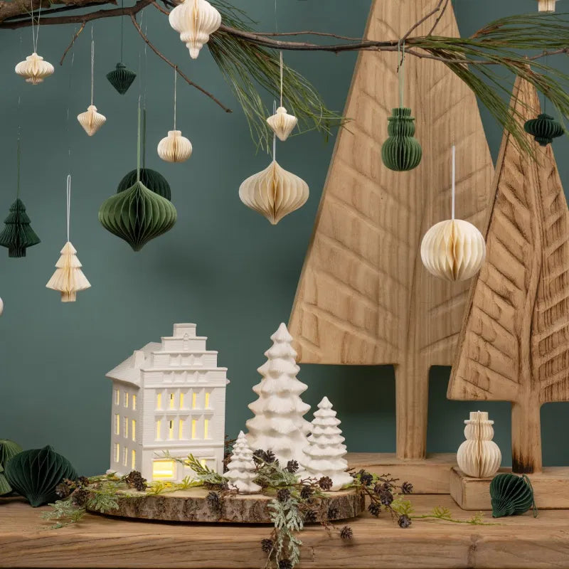 Tannenbaum aus Porzellan weiß
